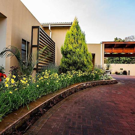 Mavuta Manor Hotell Polokwane Exteriör bild