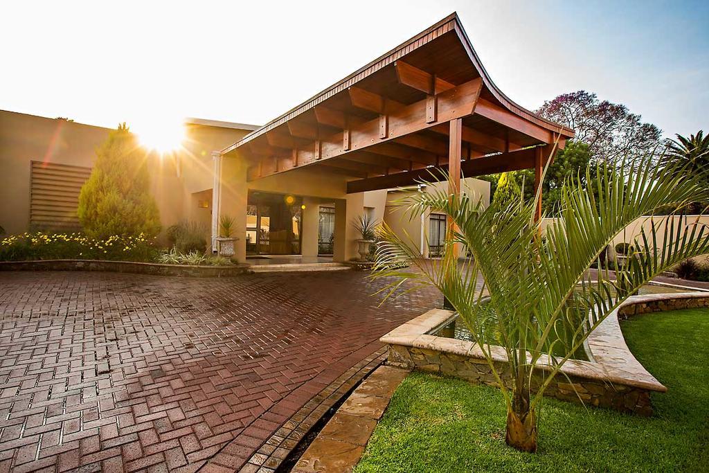 Mavuta Manor Hotell Polokwane Exteriör bild