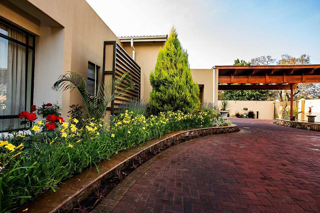 Mavuta Manor Hotell Polokwane Exteriör bild