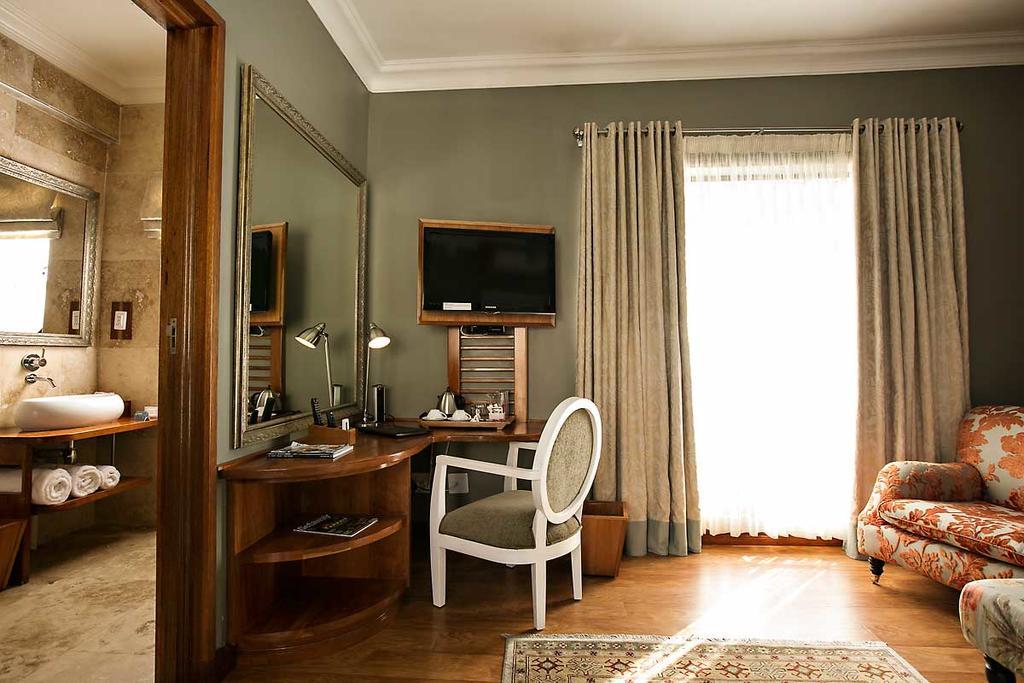 Mavuta Manor Hotell Polokwane Exteriör bild